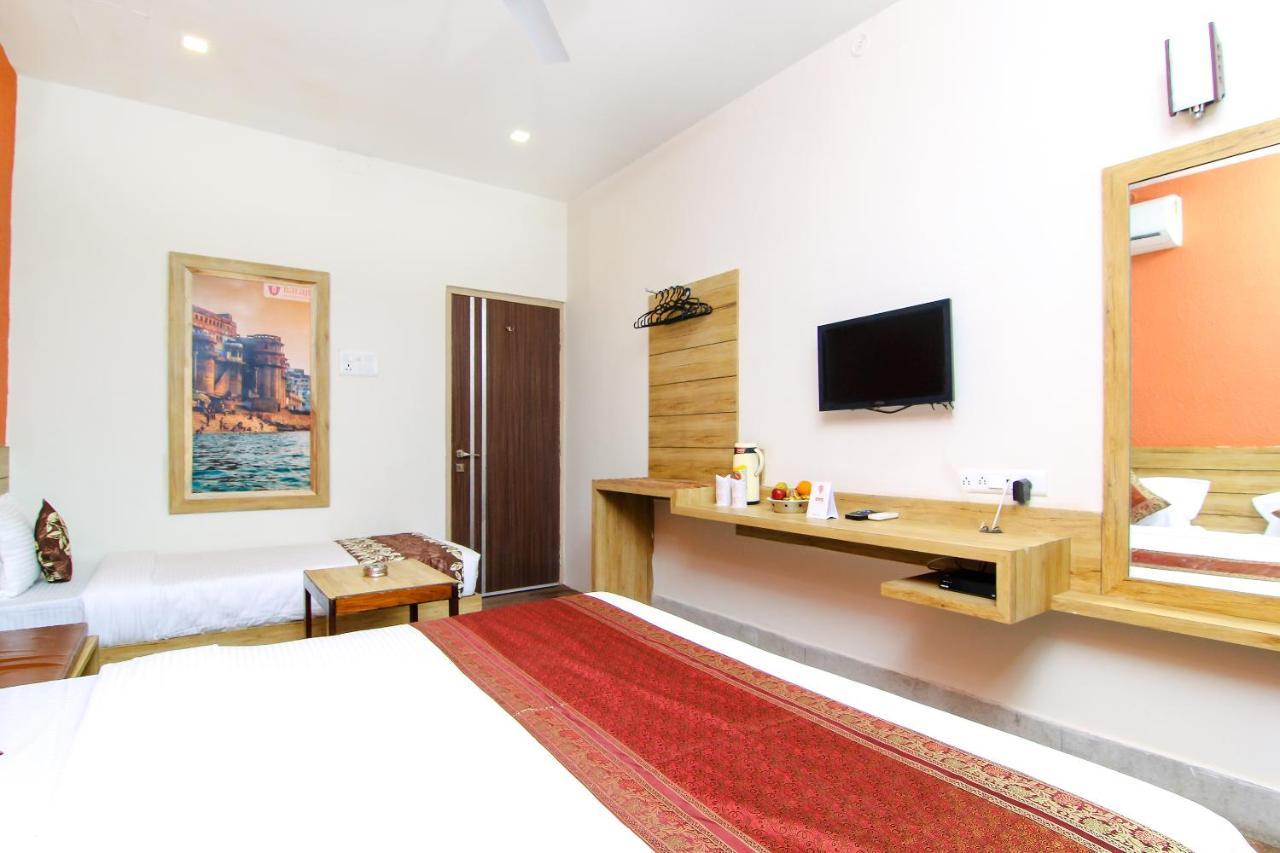 Hotel R B International Varanasi Exterior foto