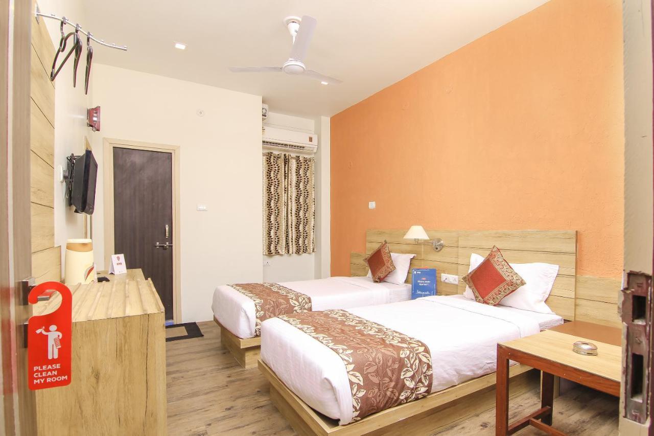 Hotel R B International Varanasi Exterior foto