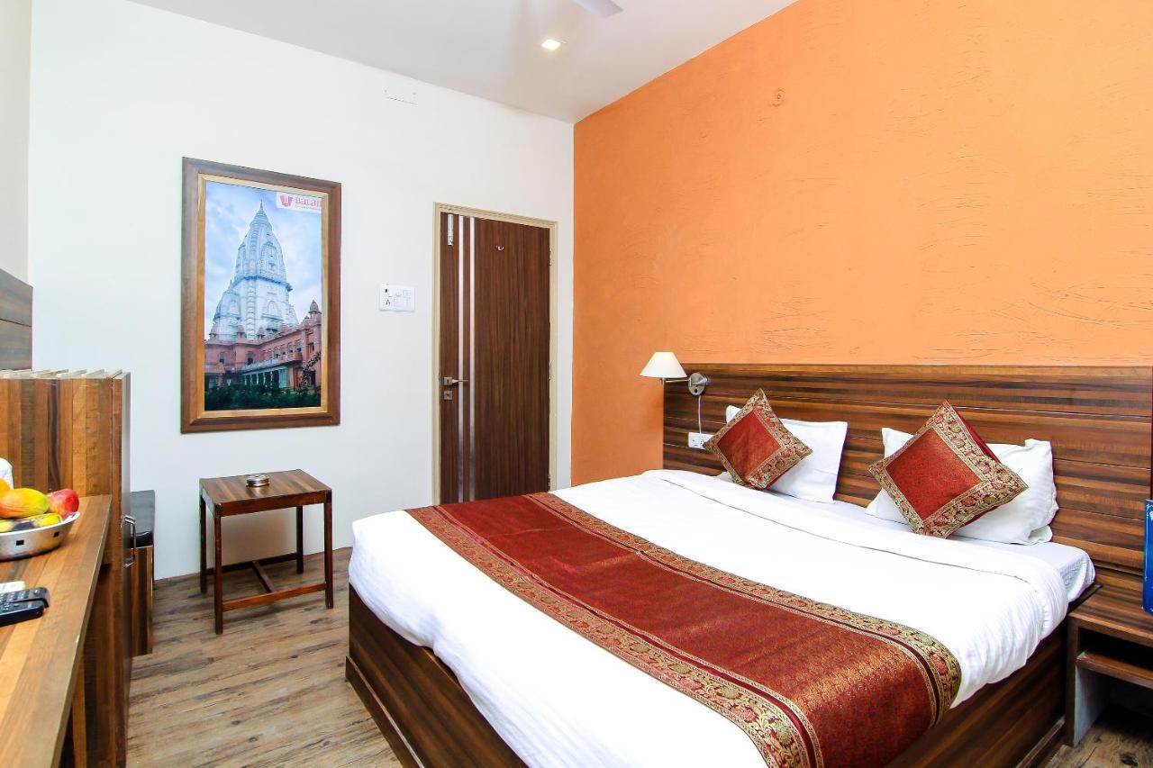 Hotel R B International Varanasi Exterior foto