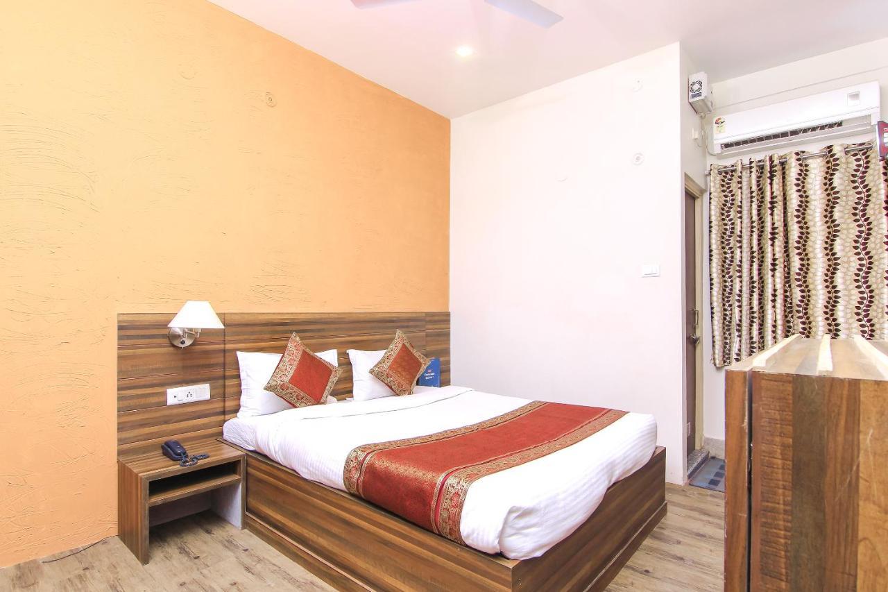 Hotel R B International Varanasi Exterior foto