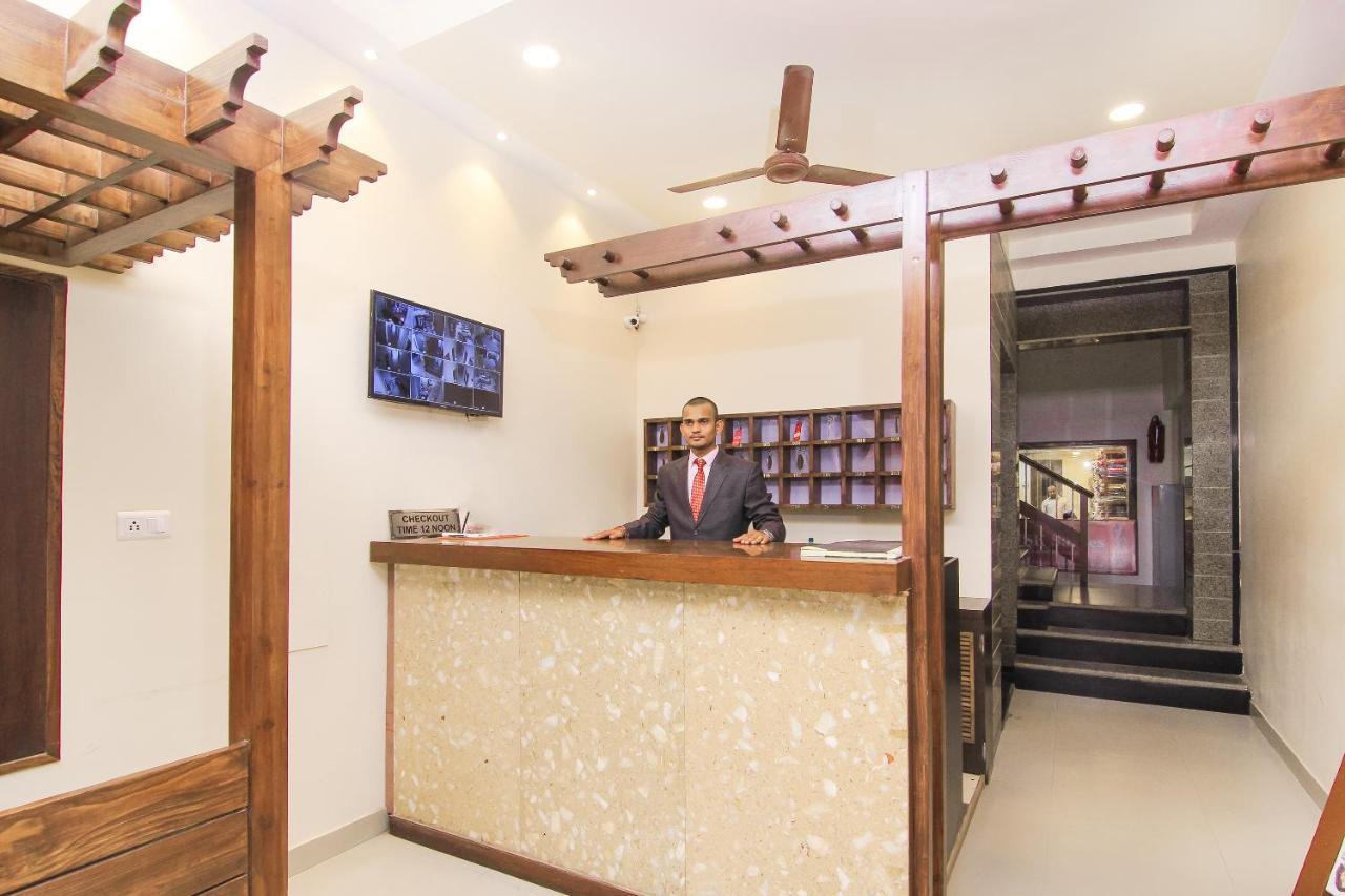 Hotel R B International Varanasi Exterior foto